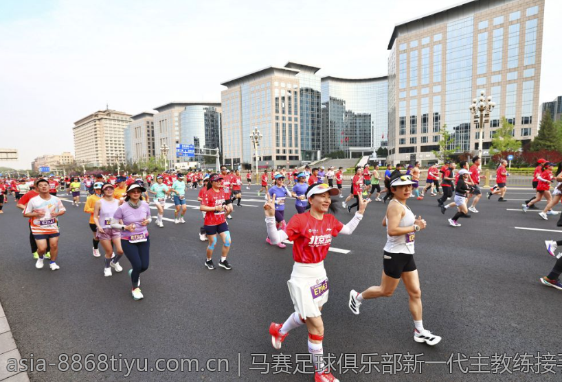 马赛足球俱乐部新一代主教练接手球队迎接挑战